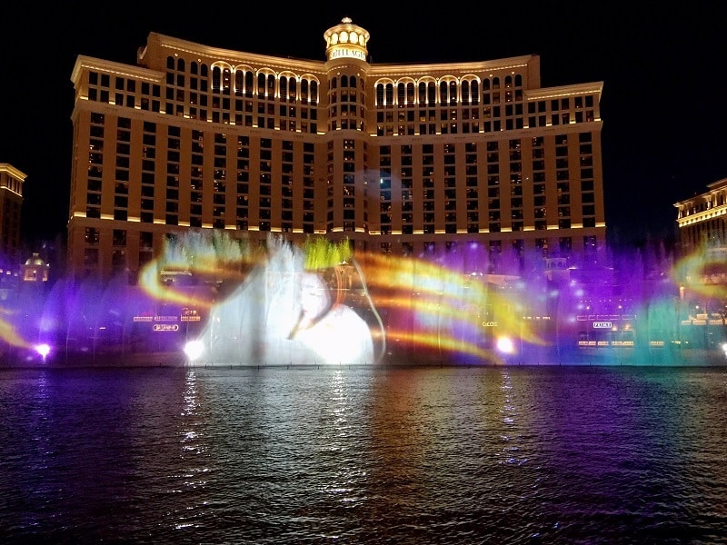 Show de luzes na fonte do hotel Bellagio em Las Vegas