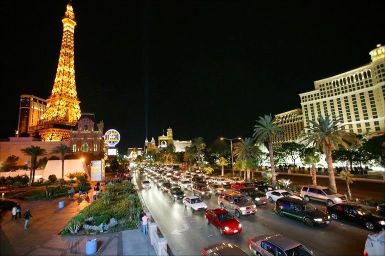 Avenida em Las Vegas à noite