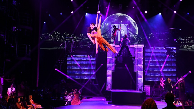 Cenário do show Mad Apple do Cirque du Soleil em Las Vegas