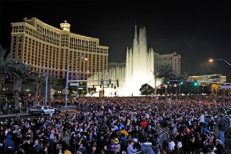 Pessoas no Réveillon em Las Vegas