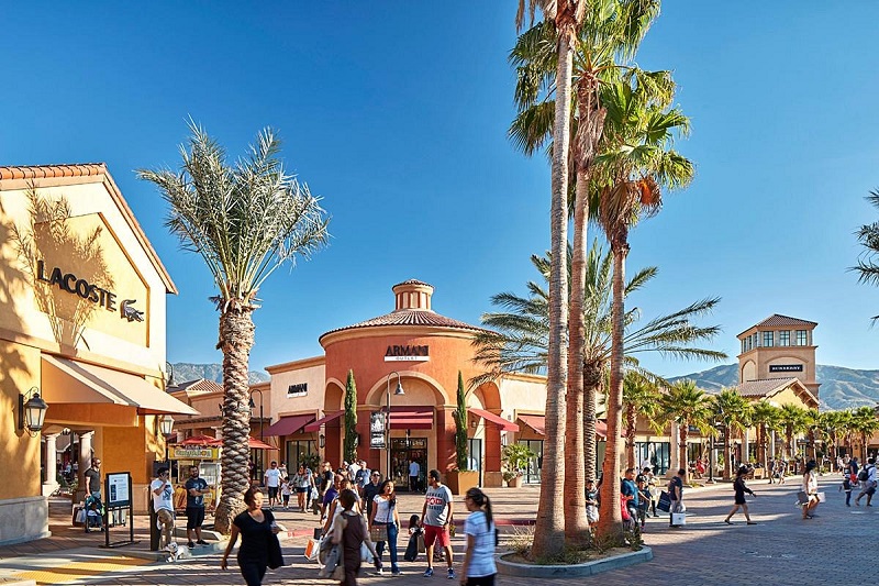Desert Hills Premium Outlets em Los Angeles