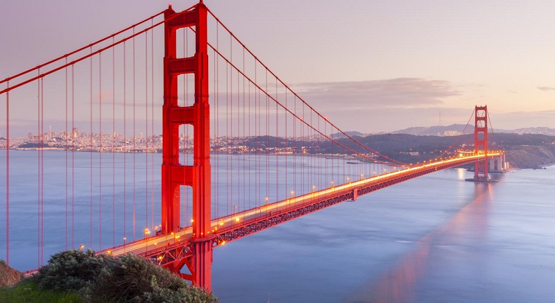 Anoitecer na Ponte Golden Gate Bridge em San Francisco